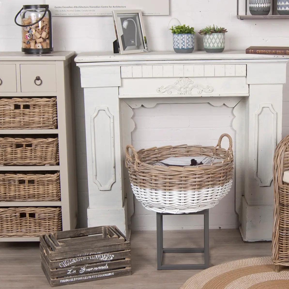 Round Two Tone Basket