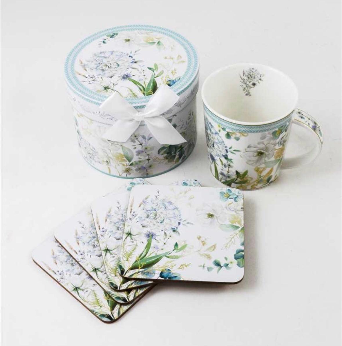 White & Blue Floral Porcelain Mug (+ gift box)