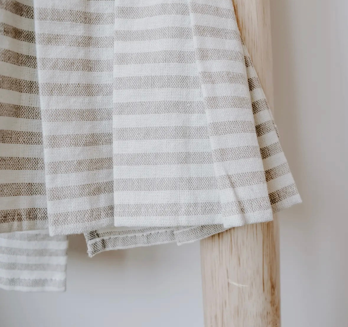 Striped Ruffle Hand Towel Tan