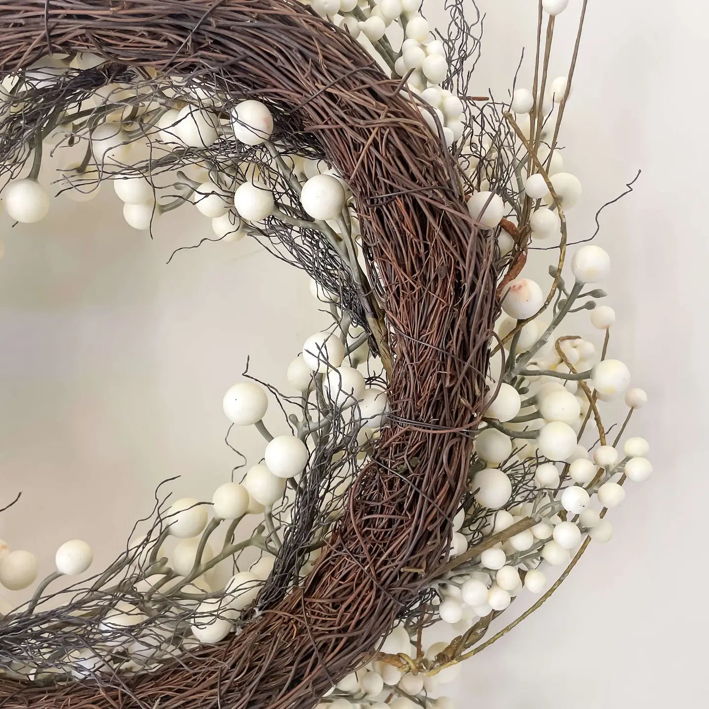 White Berry Faux Christmas Wreath 24"