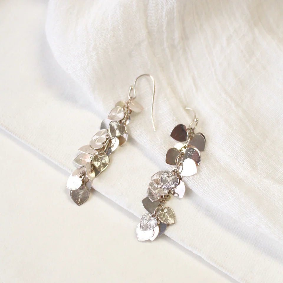 Dangling Earrings Shimmering Hearts Silver