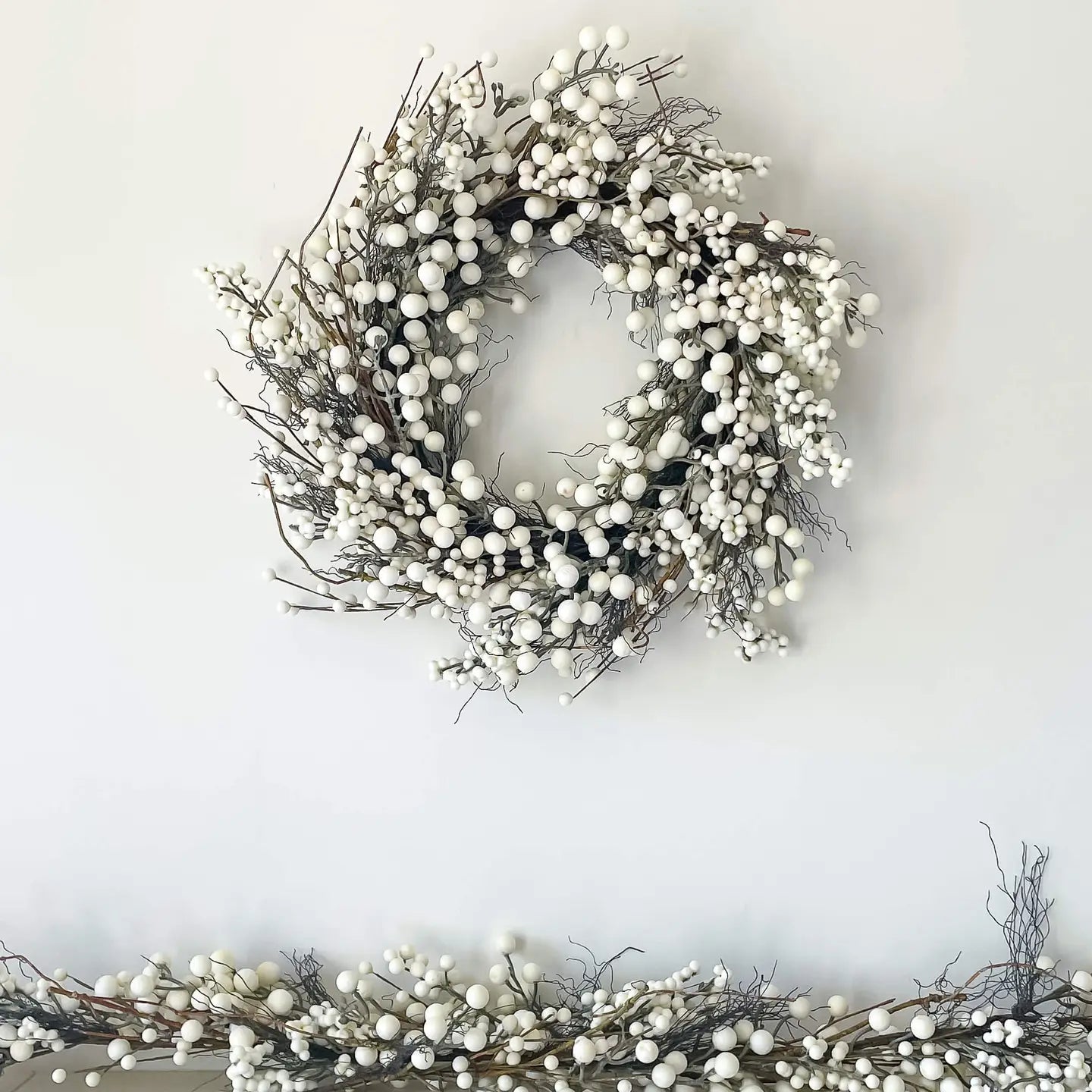 White Berry Faux Christmas Wreath 24"