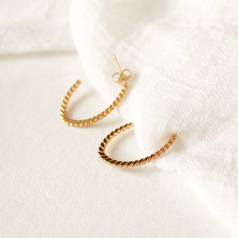 Hoop Earrings Ribbed Design Gold