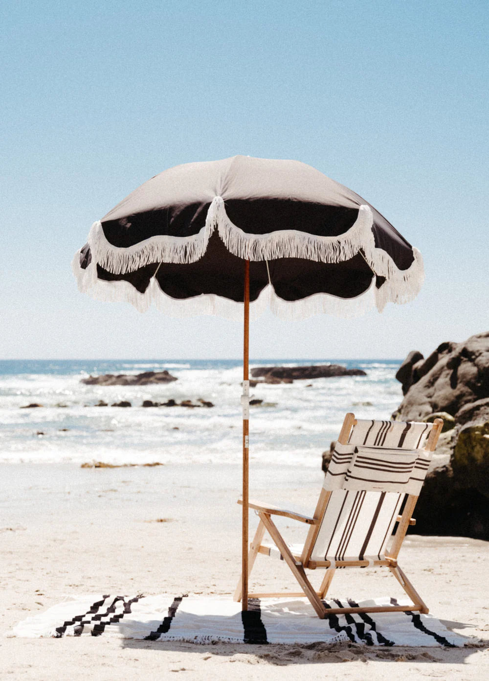Holiday Beach Umbrella Vintage Black