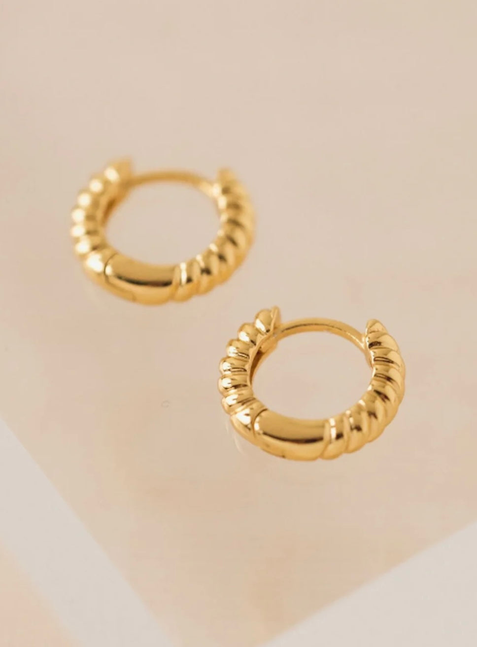 Twist Huggie Hoop Earrings: Gold